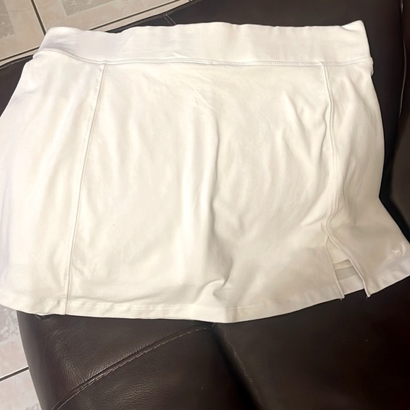 Victoria's Secret PINK White Skirt - Picture 1 of 4
